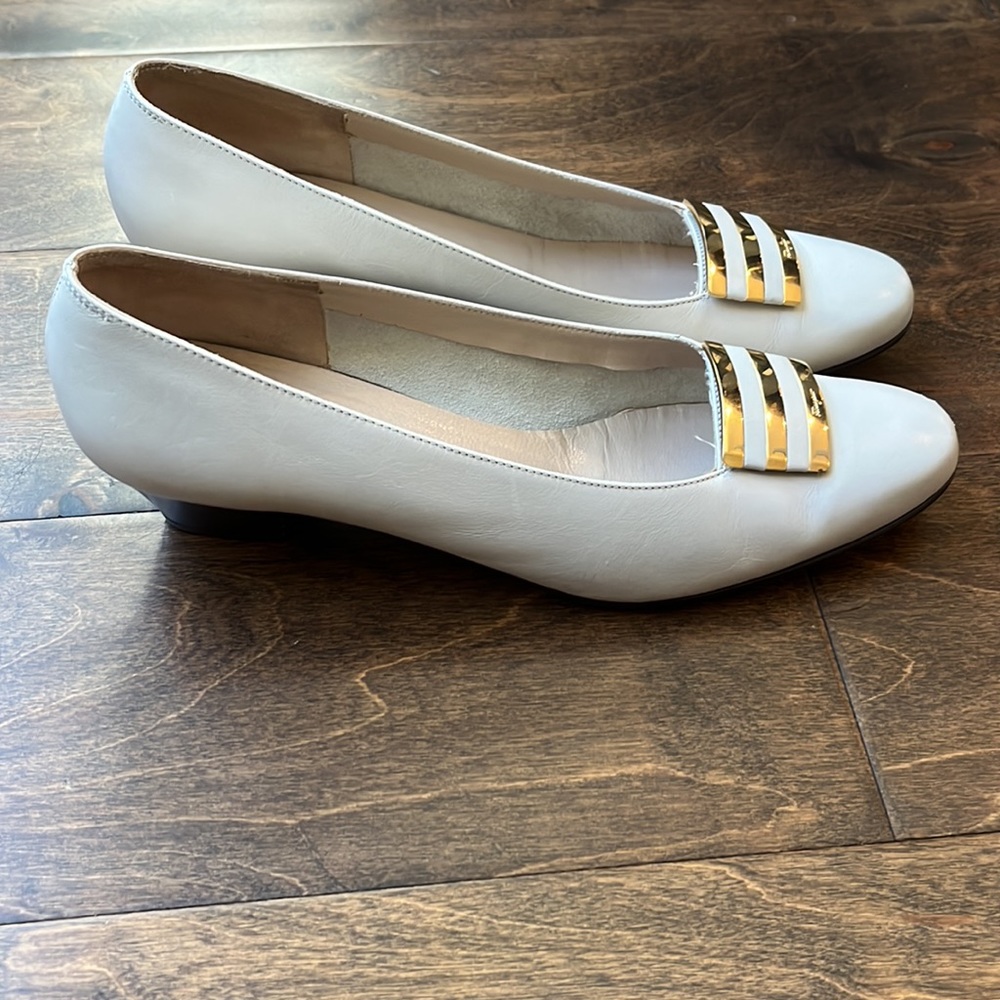 Salvatore Ferragamo Cream Dress Shoes - Picture 2 of 7